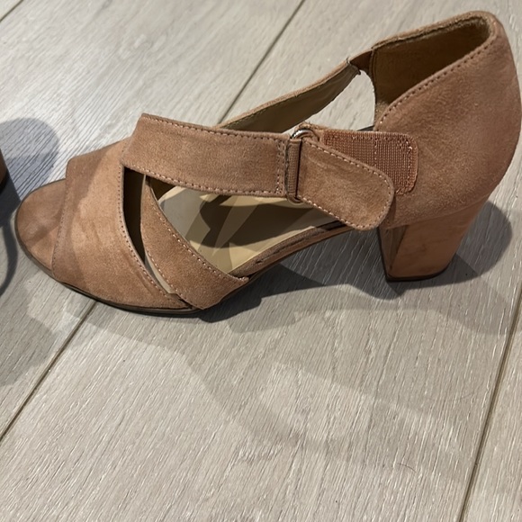 Naturalizer women’s shoes - Picture 2 of 3